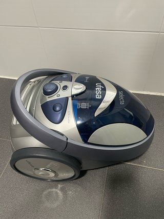 Aspiradora sin bolsa Ufesa AS3016E