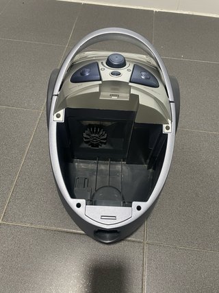 Aspiradora sin bolsa Ufesa AS3016E