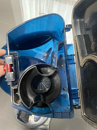 Aspiradora sin bolsa Ufesa AS3016E