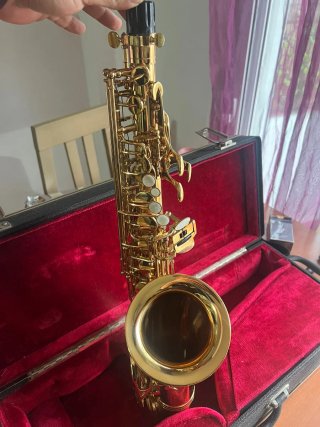Saxofón alto como nuevo