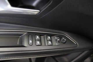 Peugeot 3008 1.6 HYBRID 225 E-AUTO ALLURE 5P