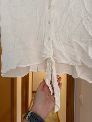 Blusa corta H&M anudada
