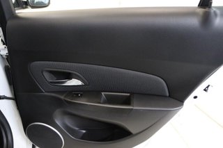 Chevrolet Cruze sedán 1.6 LS+ CLIMA 4P