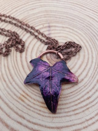Collana con ciondolo foglia edera vera in rame