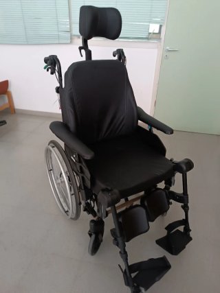 Silla ruedas basculante
