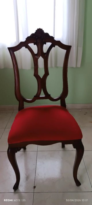 Sillas de castaño (las dos)