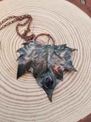 Collana foglia rame con pietra ametista