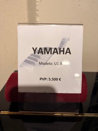 Piano YAMAHA U1