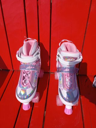 Patines de línea con luces y diseño musical