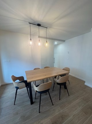 Mesa comedor Jysk + 6 sillas madera