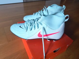 Botas Fútbol Nike Phantom Luna II Club 39