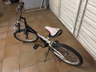 Bicicleta infantil UNIT negra y blanca