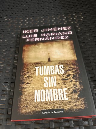Tumbas sin nombre. Iker Jimenez y Luis Mariano Fdz