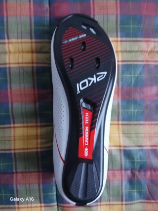 BOTAS EKOI PERF. ROAD CARBON TECH NUEVAS