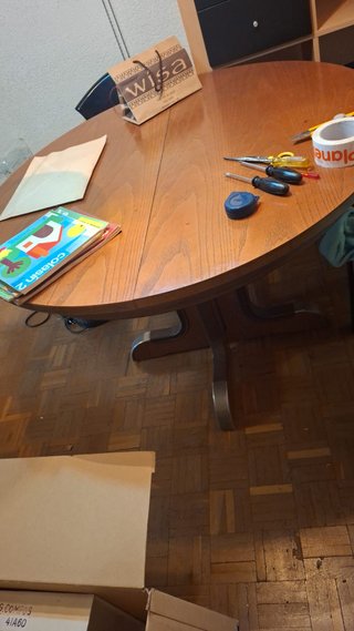 Mueble de salón madera con mesa