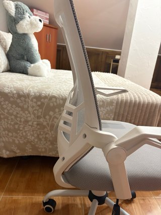 Silla ergonómica de escritorio gris