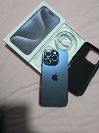 iPhone 15 Pro azul