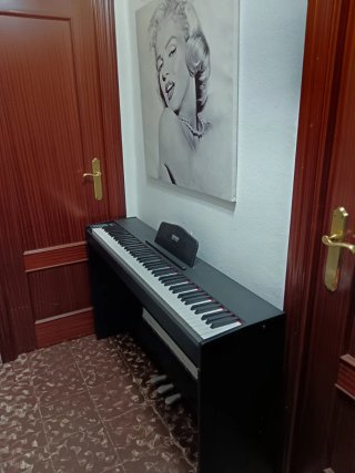 Piano Digital Negro