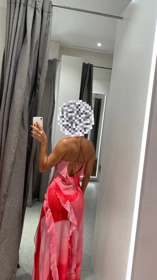 Vestido rosa y rojo con bolso