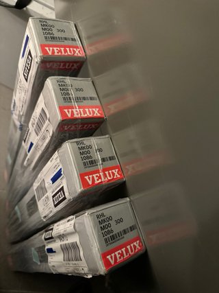 Estor VELUX crema con pinzas nuevo.