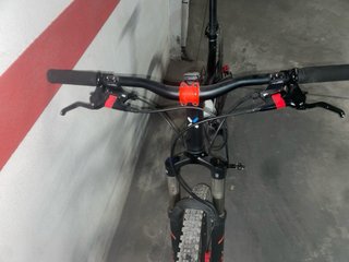 Bicicleta doble suspensión negra