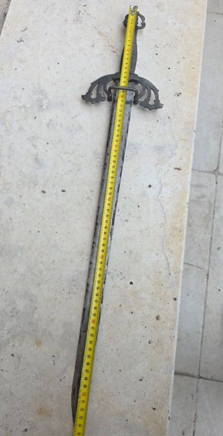 Espada toledana de tamaño real