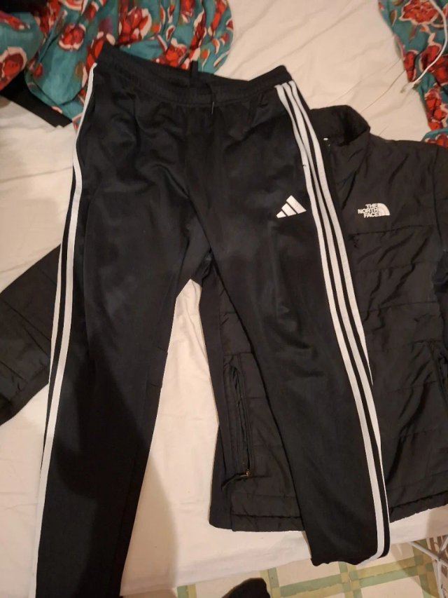 Pantalones Adidas Negro con Rayas Blancas