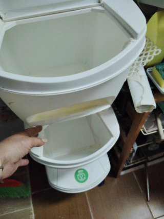 Cubos de reciclaje de plástico