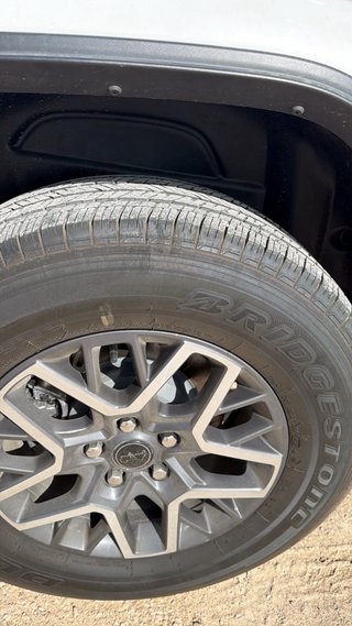 5 ruedas/ neumáticos marca Bridgestone de 2024