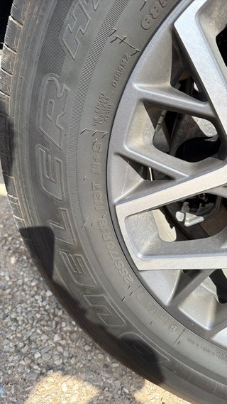 5 ruedas/ neumáticos marca Bridgestone de 2024