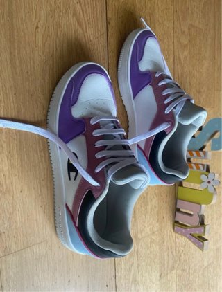 Zapatillas Champion moradas y blancas