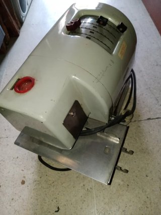 Máquina antigua Frama de etiquetas .