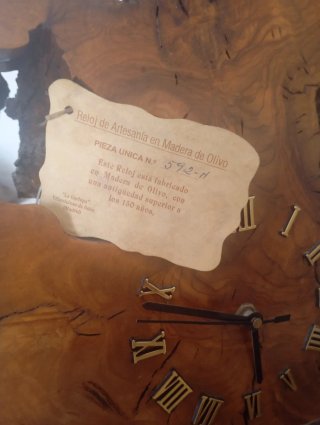 Reloj de Madera Único
