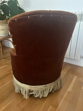 Poltroncina vintage in velluto marrone