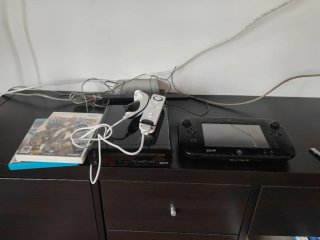 Nintendo Wii U Negra + Juego
