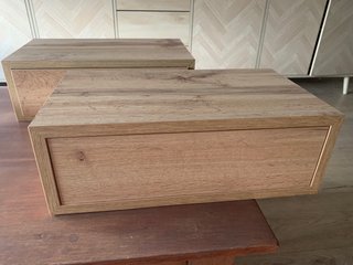 Juego 2 mesitas auxiliares madera