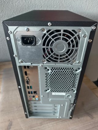 Torre PC Asus Negra