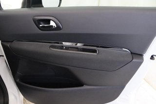 Peugeot 5008 1.2 PURETECH 96KW S&S STYLE 5P 7 PLAZAS