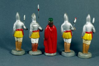FIGURAS EN BARRO PARA BELÉN, REY HERODES Y GUARDIA