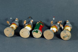 FIGURAS EN BARRO PARA BELÉN, REY HERODES Y GUARDIA