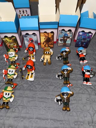 Milfos Figuras Coleccionables y Cartas
