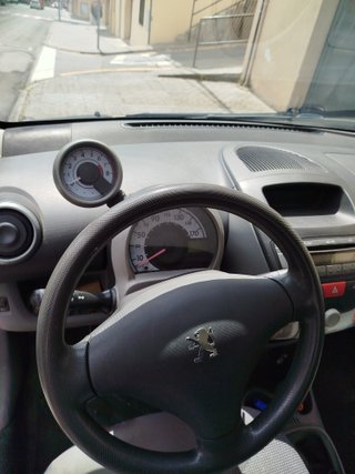 Peugeot 107  5 puertas gasolina 48.000 km, 2007