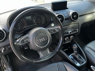AUDI A1 CUERO TECHO etiqueta C verde