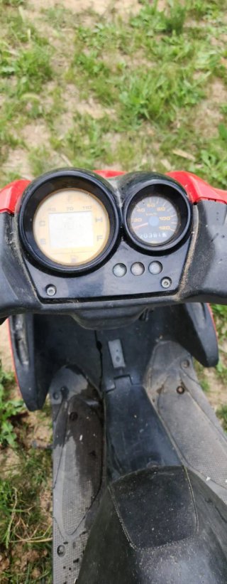 Scooter Rojo Yamaha Aerox