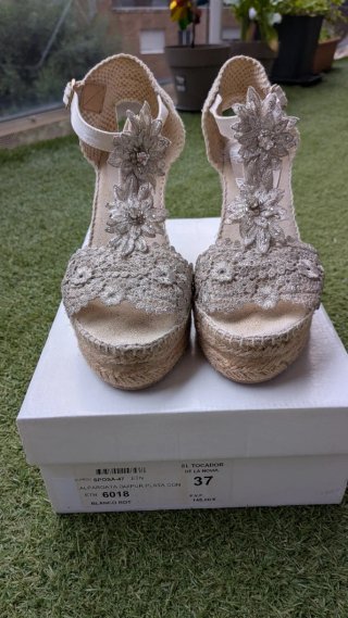 Cuñas Novia Beige y Plata