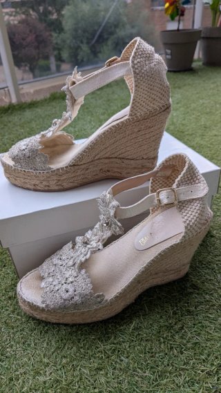 Cuñas Novia Beige y Plata