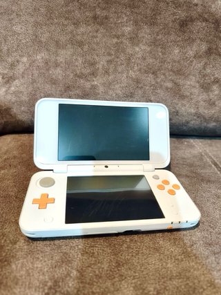 Nintendo 2DS XL deluxe con muchísimos juegos