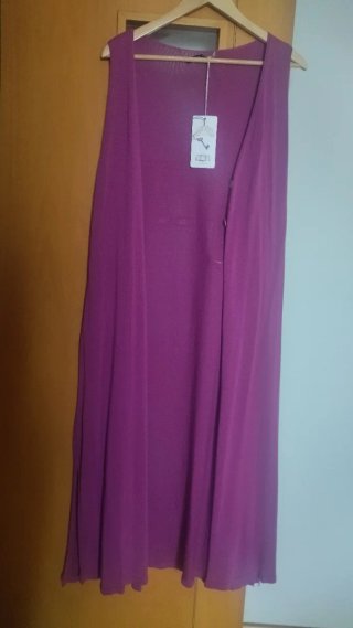 Vestido y Chaleco. Color Buganvilla