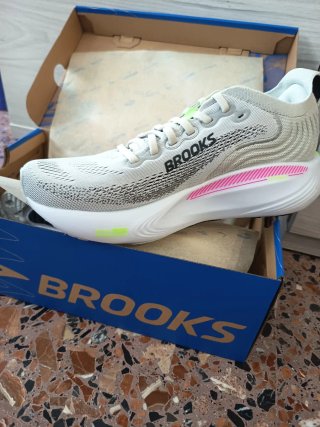 Brooks Adrenaline GTS 25