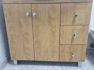 Mueble de baño con lavabo de cerámica